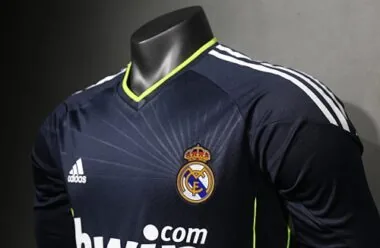 10-11 Retro Player Real Madrid Away Kit Long Sleeve Cheap Football Jersey Wholesale Yupoo