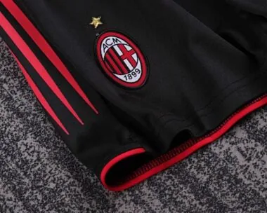04-05 Retro Kids AC Milan Home Kit