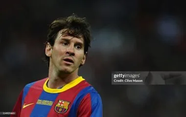 2010-11 Retro Barcelona Home Kit Player
