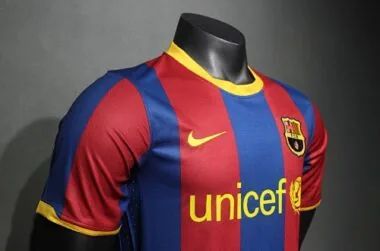 2010-11 Retro Barcelona Home Kit Player