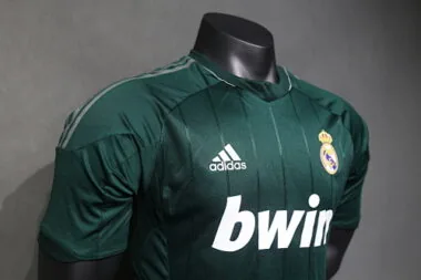 2012-13 Retro Real Madrid Second Away Kit Player