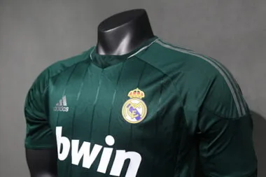 2012-13 Retro Real Madrid Second Away Kit Player