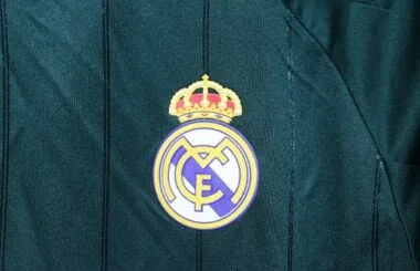 2012-13 Retro Real Madrid Second Away Kit Player