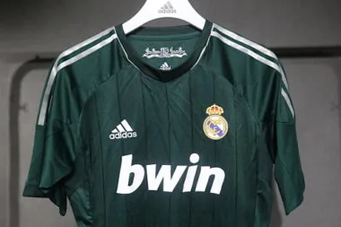 2012-13 Retro Real Madrid Second Away Kit Player
