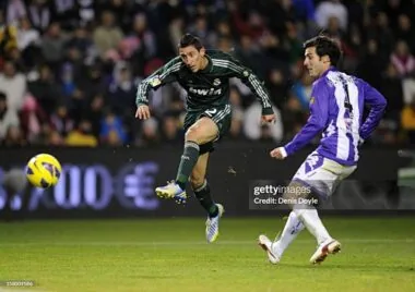 2012-13 Retro Real Madrid Second Away Kit Player