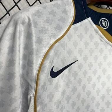 2004 Portugal Away