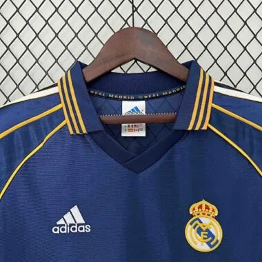 Equipación alternativa retro del Real Madrid de la temporada 98-00