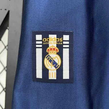 Equipación alternativa retro del Real Madrid de la temporada 98-00