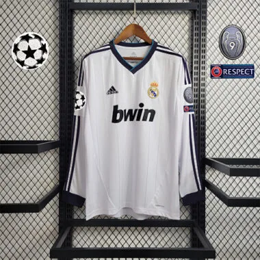 12–13 Real Madrid Heimtrikot mit langen Ärmeln