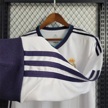 12–13 Real Madrid Heimtrikot mit langen Ärmeln