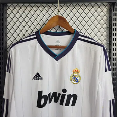 12–13 Real Madrid Heimtrikot mit langen Ärmeln
