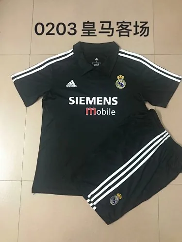 02-03 Real Madrid away 3
