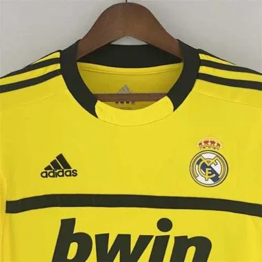 11-12 Cartellino giallo al portiere del Real Madrid