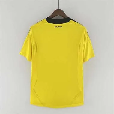 11-12 Cartellino giallo al portiere del Real Madrid