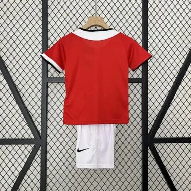 05-06 Manchester United Home Retro Kid Kits Youth Apparels AAAAJersey Wholesale Yupoo