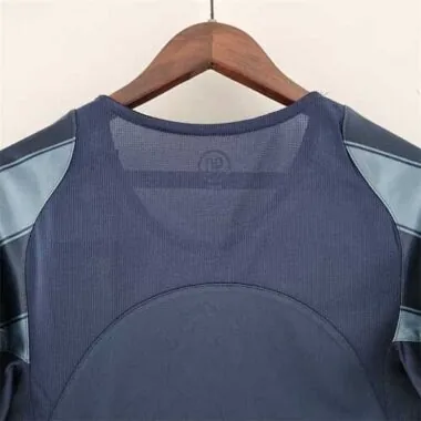 04-05 Inter Milan third away