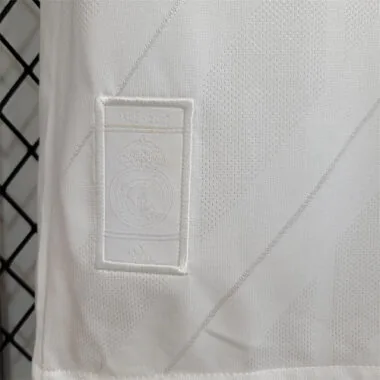 17-18 Real Madrid home white player version