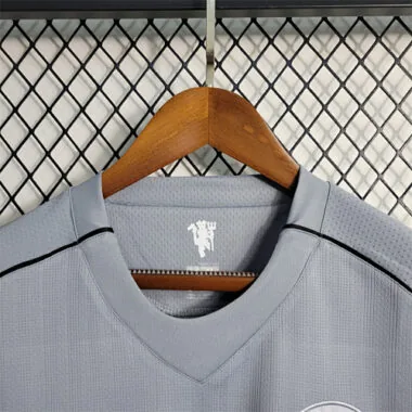 07-08 Manchester United gray goalkeeper