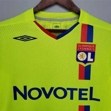 08-09 Lyon green third away with UCL and fonts