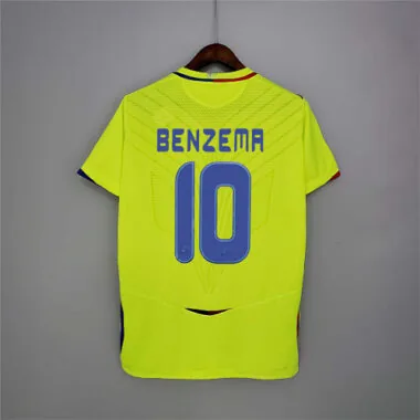 08-09 Lyon green third away with UCL and fonts