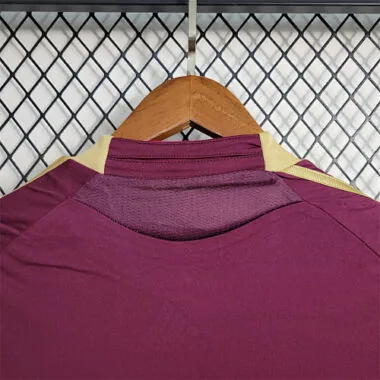 10-11 Lyon red away