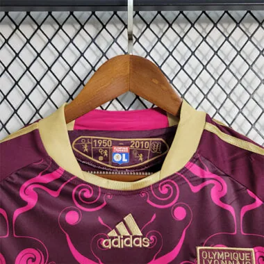 10-11 Lyon red away