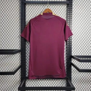 10-11 Lyon red away