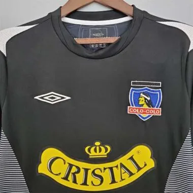 06 Colo-Colo away