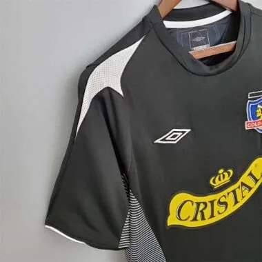 06 Colo-Colo away