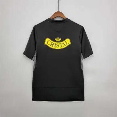 06 Colo-Colo away