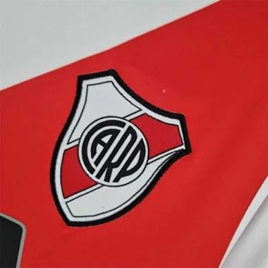 15-16 River Plate home