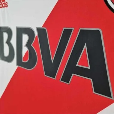 15-16 River Plate home