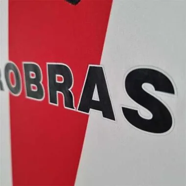 09-10 River Plate home