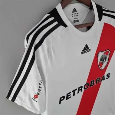 09-10 River Plate home