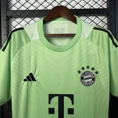 25-26 Bayern Goalkeeper Kit S-2XL Cheap Football Jersey Wholesale Yupoo