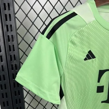 25-26 Bayern Green Goalkeeper Kid Kits Youth Apparels AAAAJersey Wholesale Yupoo