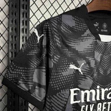Equipa preta do guarda-redes do AC Milan 24-25