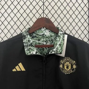 2024/25 Manchester United Green and Black Reversible Windbreaker Double-Sides Jacket