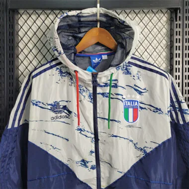 23-24 Windbreaker Italy