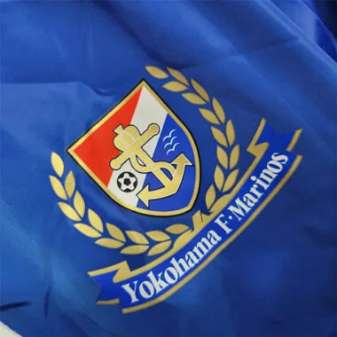 23-24 Chaqueta cortavientos del Yokohama F. Marinos