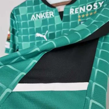 22-23 Kawasaki Frontale third away