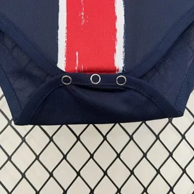 Equipación infantil local del PSG 24-25