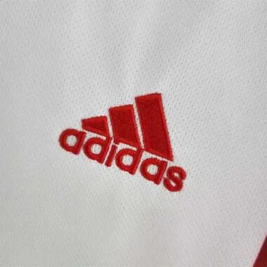 22-23 Lyon home