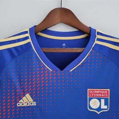 21-22 Lyon fourth away