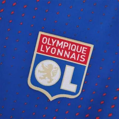 21-22 Lyon fourth away