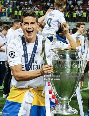 15-16 Retro Player Real Madrid Home Kit Long Sleeve Cheap Football Jersey Wholesale Yupoo
