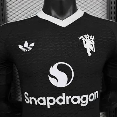 2024/25 Player Manchester United Goalkeeper Third Kit