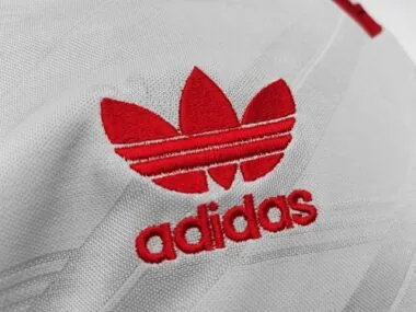 86-88 Manchester United away white