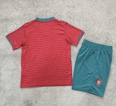 Equipación local de Portugal para niños 2026 para el Mundial. Camiseta de fútbol barata al por mayor en Yupoo