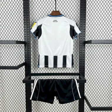 25-26 Kids Newcastle United Home Kit 16-28 Cheap Football Jersaey Wholesale Yupoo